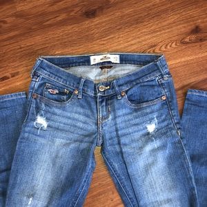 Hollister size 0 ripped skinny jeans